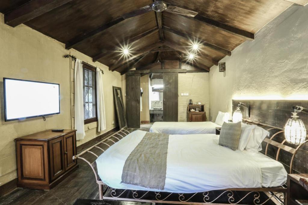 Grand Norling Hotel'S Resort Kathmandu Exteriör bild